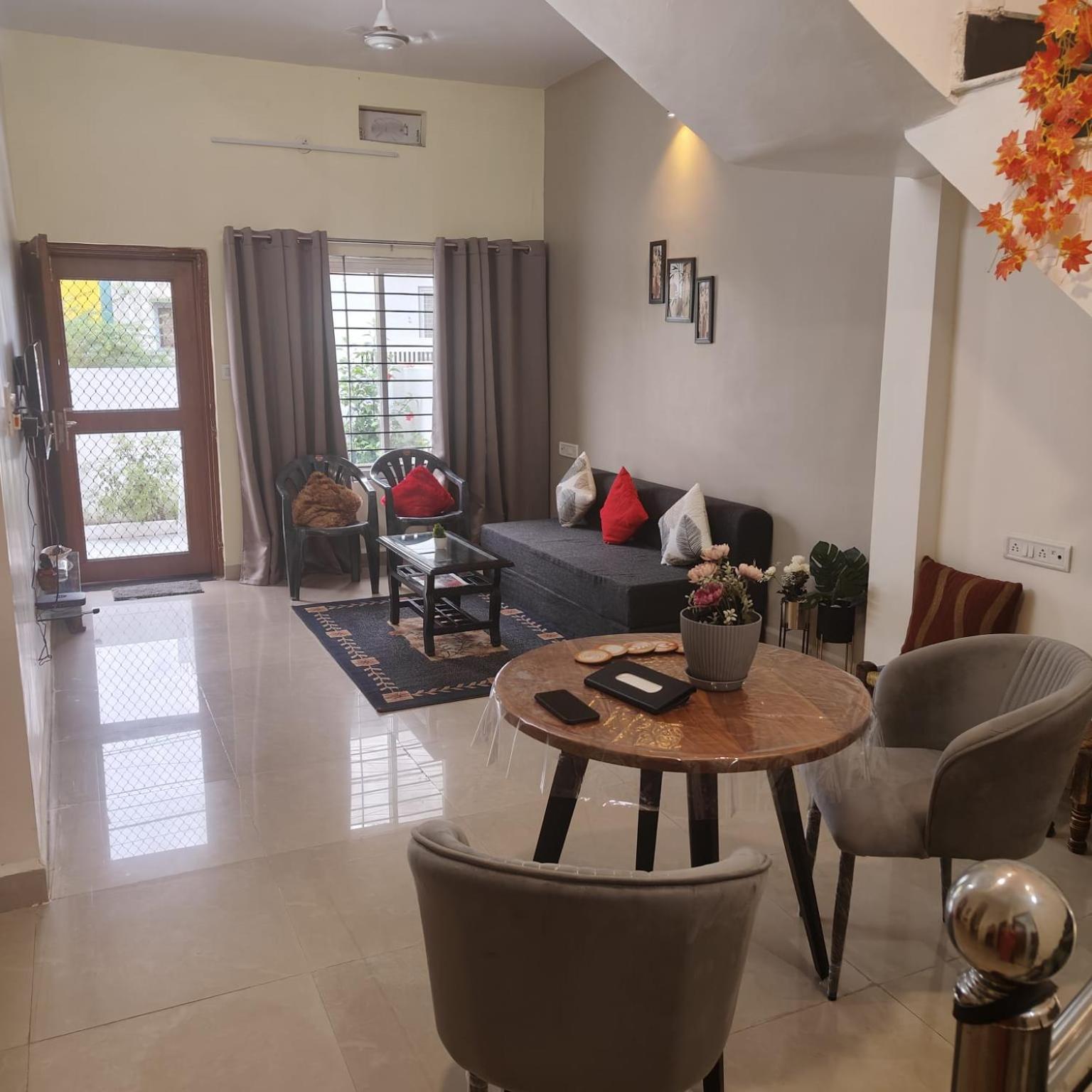 Mahadev Mansion Villa Ujjain Bagian luar foto