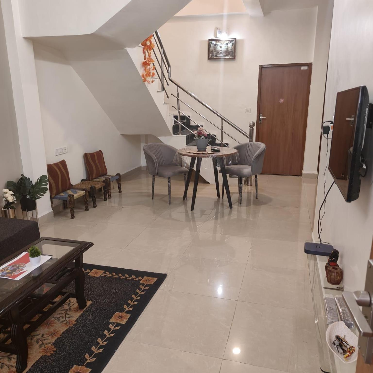 Mahadev Mansion Villa Ujjain Bagian luar foto
