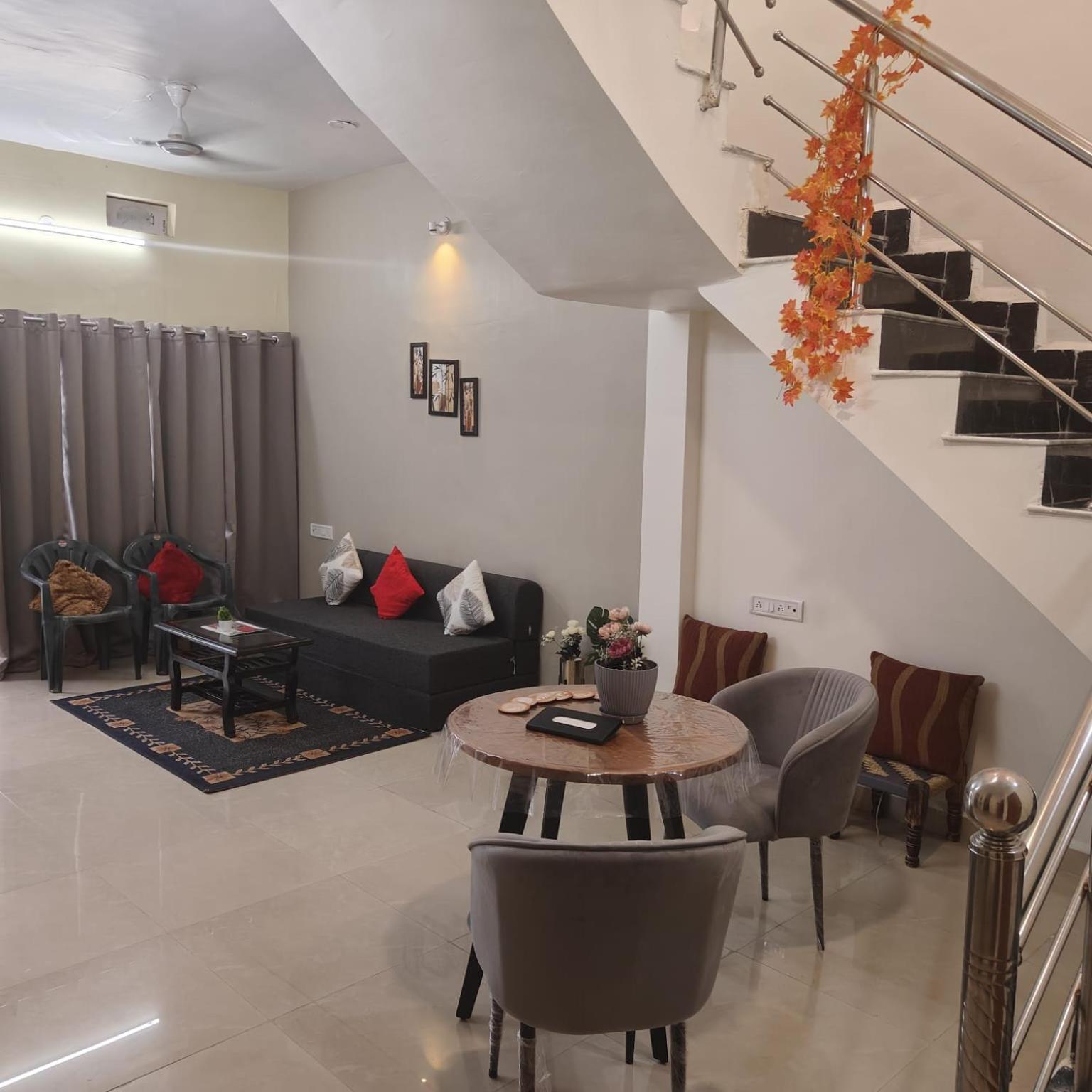 Mahadev Mansion Villa Ujjain Bagian luar foto